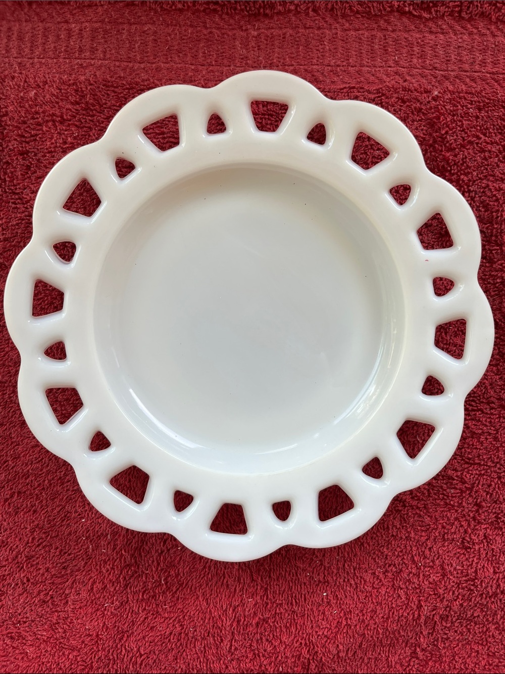 Anchor Hocking White Pierced-Edge Salad Plate